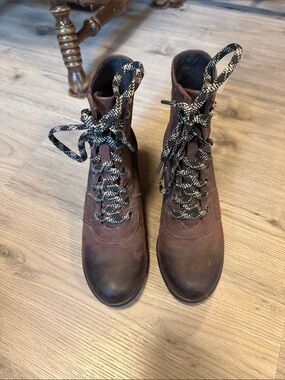 Sorel Brown Lace-Up Leather Ankle Boots